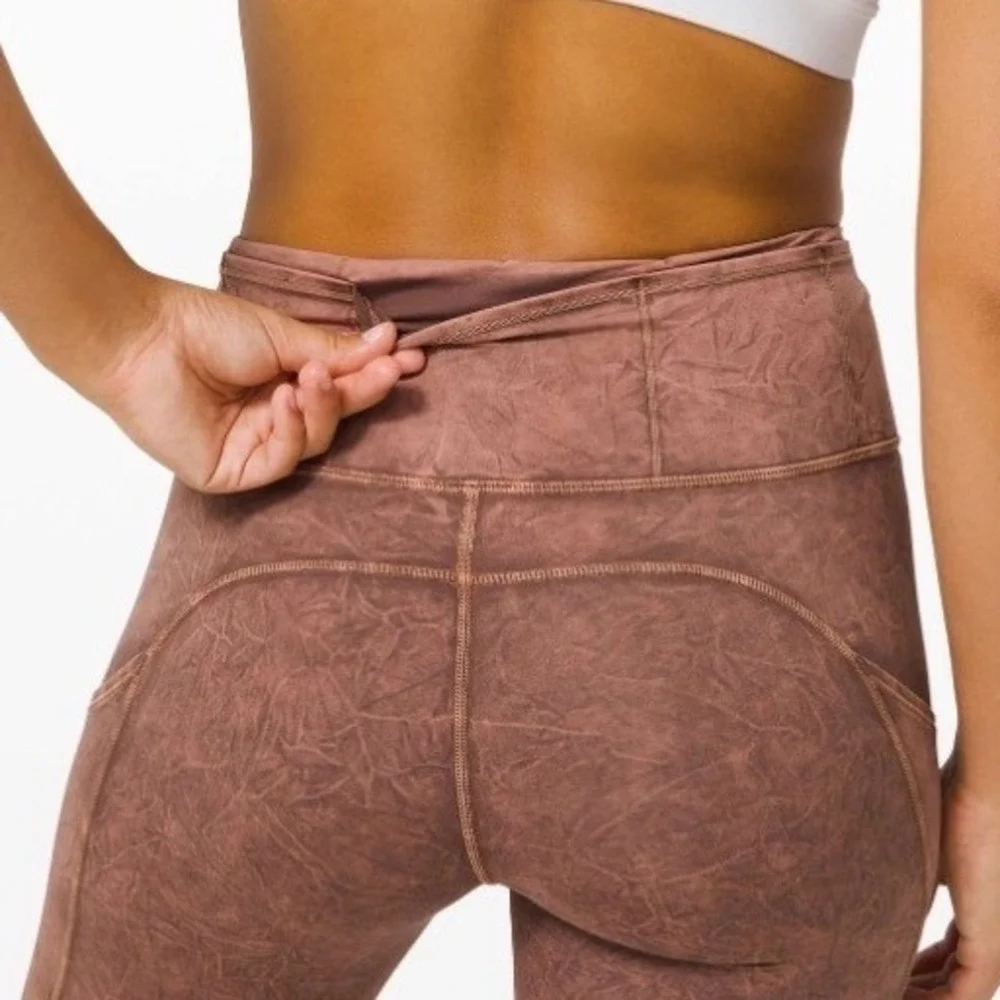 Lululemon Fast and Free High-Rise Tight in Brown Ice Dye | Size 2 | 25" inseam - Picture 2 of 6